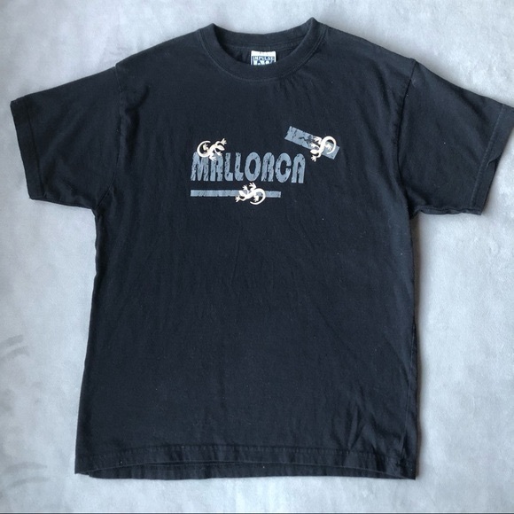 Mallorca Graphic ~ Youth Tee Size 9-11 - Picture 1 of 5